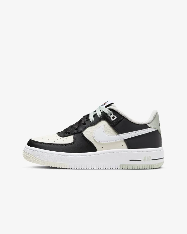 Nike Air Force 1 LV8