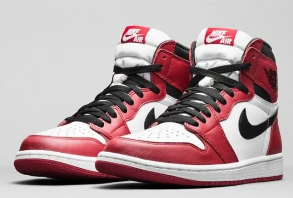 AIR JORDAN 1 RETRO HIGH – CHICAGO BULLS